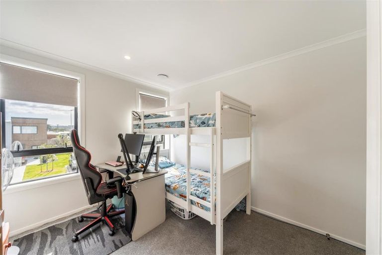 Photo of property in 5 Reid Lane, Wallaceville, Upper Hutt, 5018