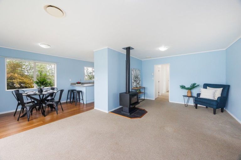 Photo of property in 101 Hillcrest Drive, Kelvin Grove, Palmerston North, 4414