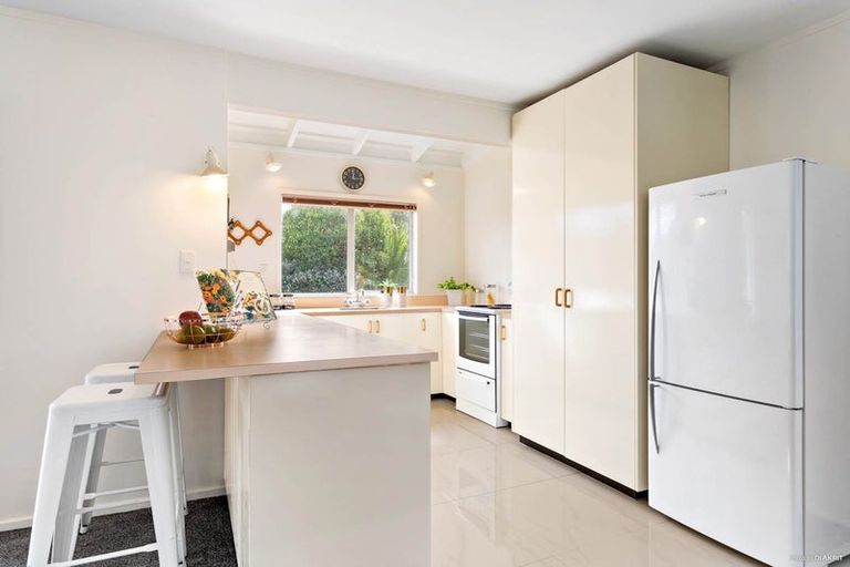 Photo of property in 2/12 Taynith Place, Glenfield, Auckland, 0629