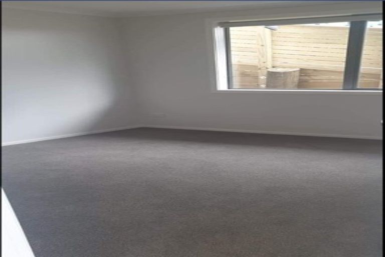 Photo of property in 2 Ridgeview Close, Red Beach, 0932