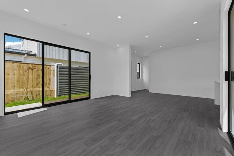 Photo of property in 3b Raupapa Street, Northcote, Auckland, 0627