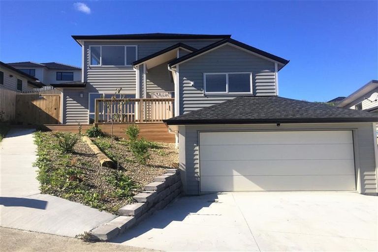 Photo of property in 104 Keri Vista Rise, Papakura, 2110