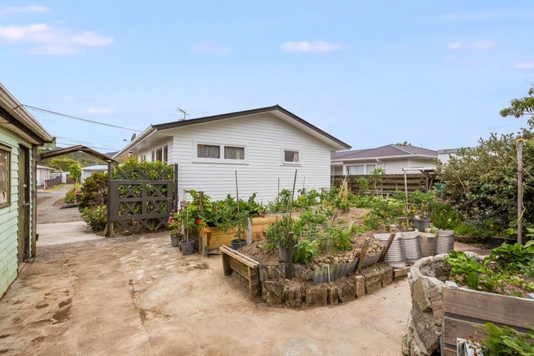 Photo of property in 31 Karamu Crescent, Wainuiomata, Lower Hutt, 5014