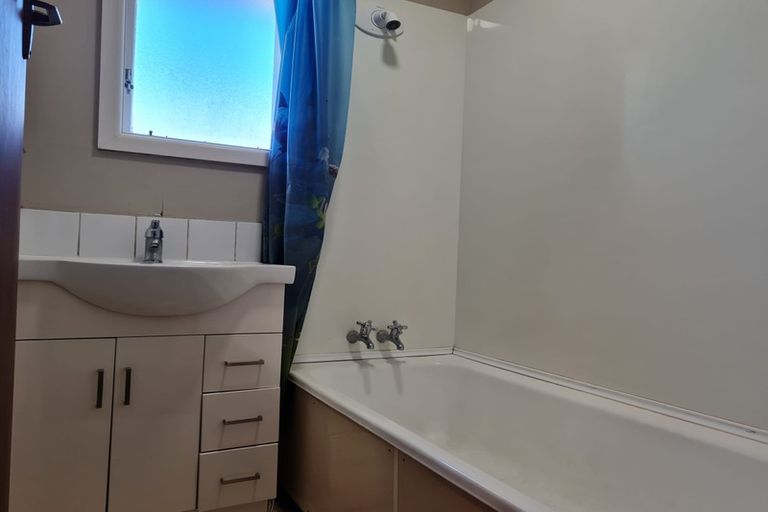 Photo of property in 2/15a Harakeke Street, Riccarton, Christchurch, 8011