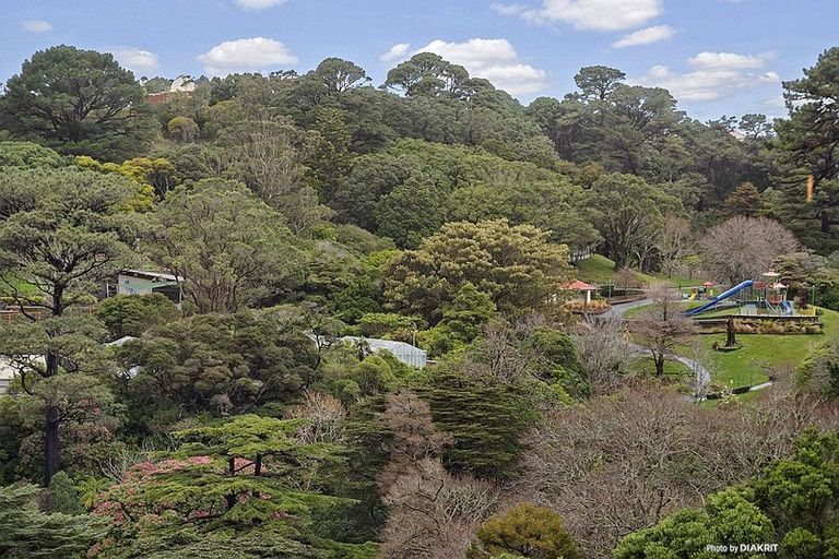 Photo of property in 83 Garden Road, Northland, Wellington, 6012