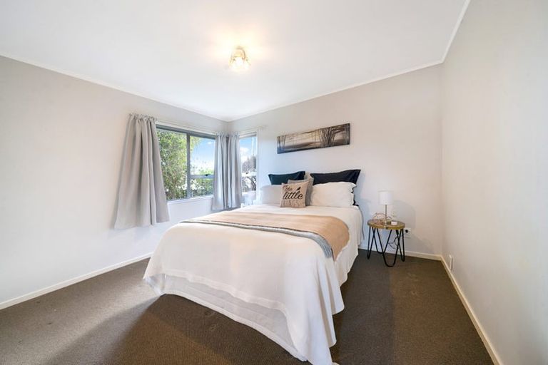 Photo of property in 1/28 Taipari Road, Te Atatu Peninsula, Auckland, 0610