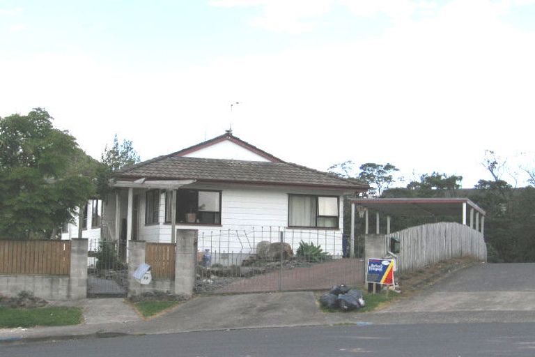 Photo of property in 12 Landsdale Place, Massey, Auckland, 0614