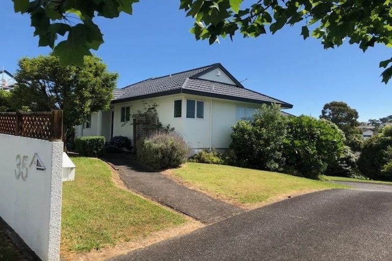 Photo of property in 35 Rifleman Rise, Unsworth Heights, Auckland, 0632