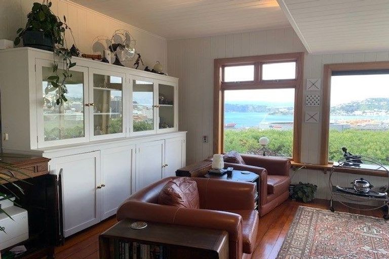 Photo of property in 5 Grosvenor Terrace, Wadestown, Wellington, 6012