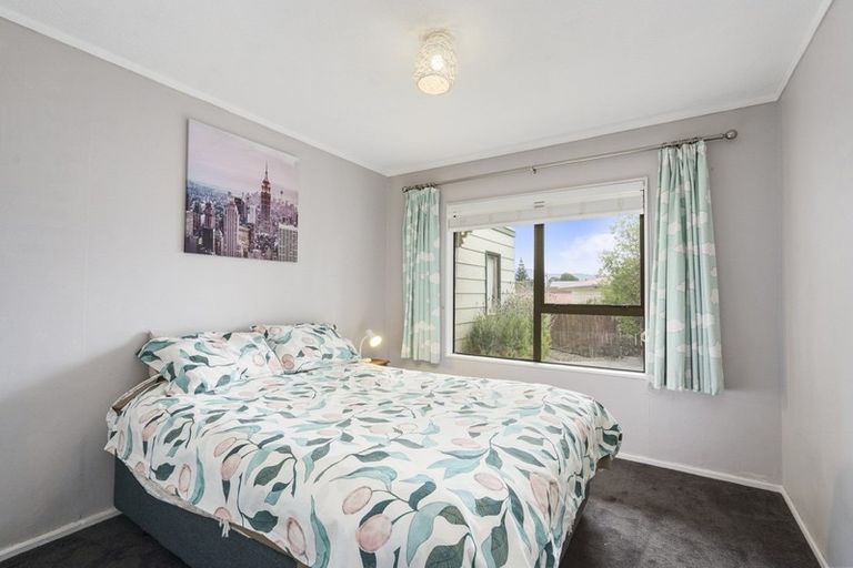 Photo of property in 2 Michael Road, Paraparaumu Beach, Paraparaumu, 5032