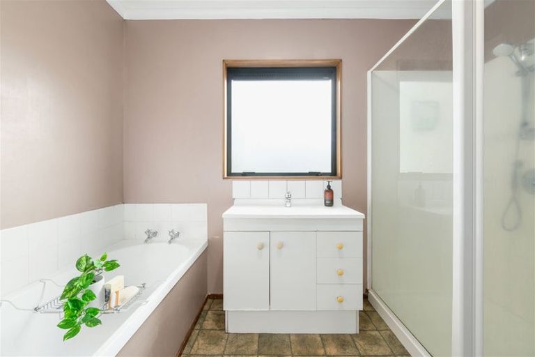 Photo of property in 8 Surrey Lane, Glenview, Hamilton, 3206