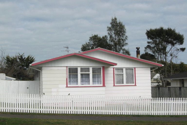 Photo of property in 51 Endeavour Street, Marfell, New Plymouth, 4310