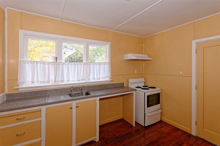 Photo of property in 306 Ferry Road, Waltham, Christchurch, 8011