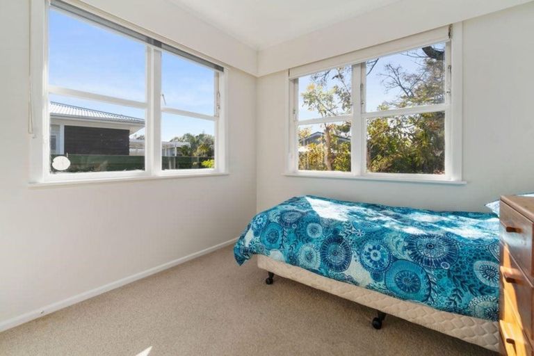 Photo of property in 19 Brennan Avenue, Te Atatu Peninsula, Auckland, 0610