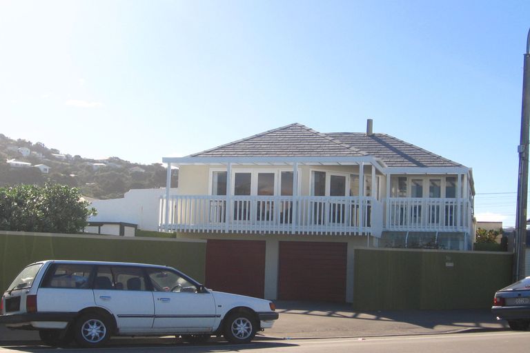 Photo of property in 110 Lyall Parade, Lyall Bay, Wellington, 6022