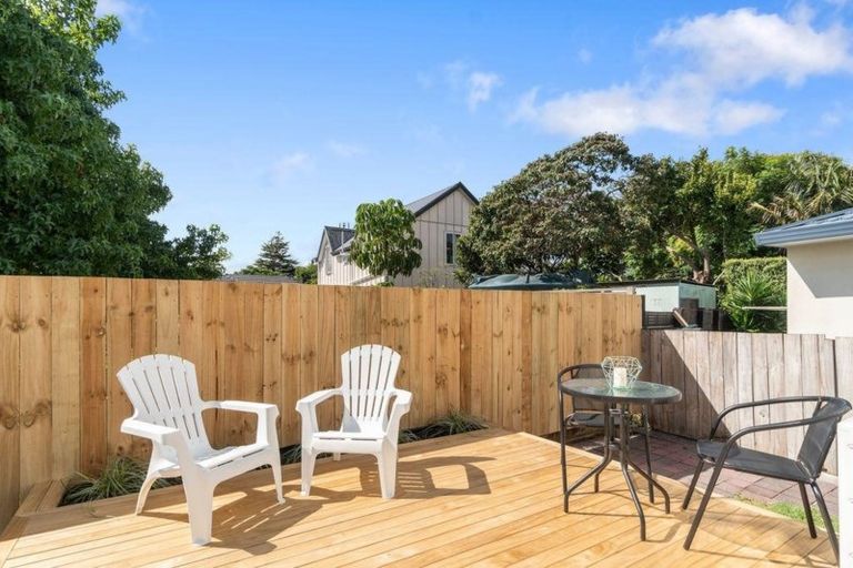 Photo of property in 25 Kervil Avenue, Te Atatu Peninsula, Auckland, 0610