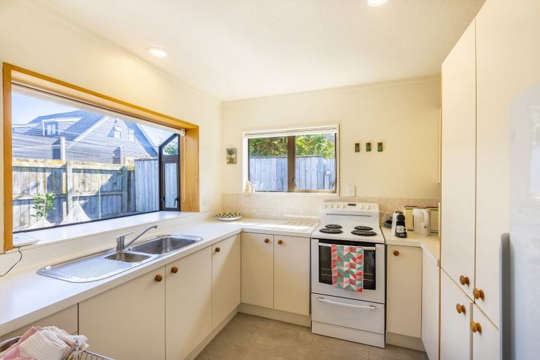 Photo of property in 1/56 Seaview Road, Paraparaumu Beach, Paraparaumu, 5032