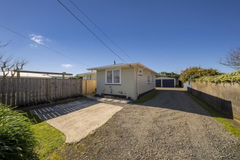 Photo of property in 4 Wera Street, Hawera, 4610