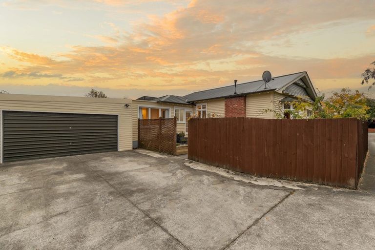 Photo of property in 64 Somerfield Street, Somerfield, Christchurch, 8024