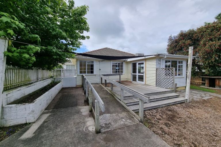 Photo of property in 2 Denbigh Square, Feilding, 4702