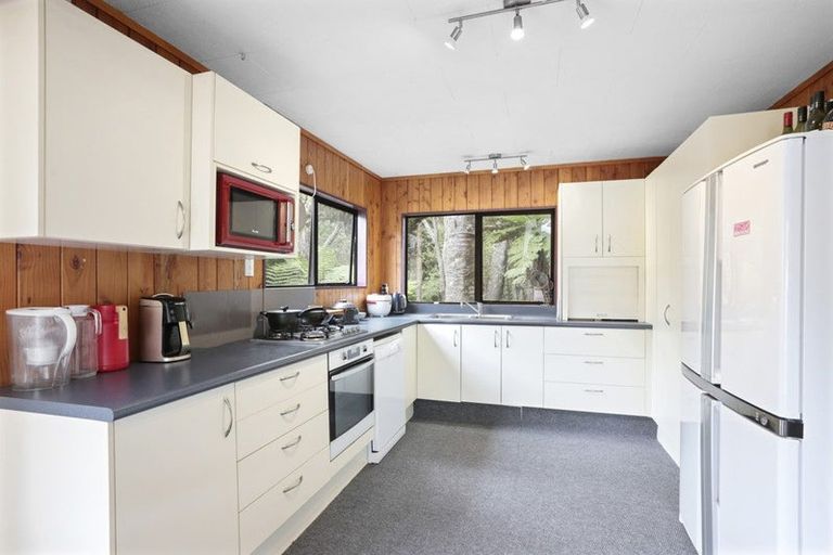 Photo of property in 94a Konini Road, Titirangi, Auckland, 0604