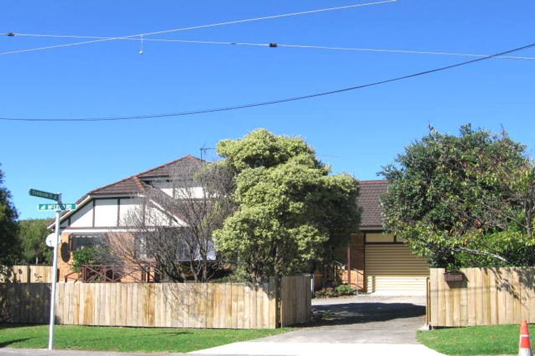 Photo of property in 139 Mcleod Road, Te Atatu South, Auckland, 0610