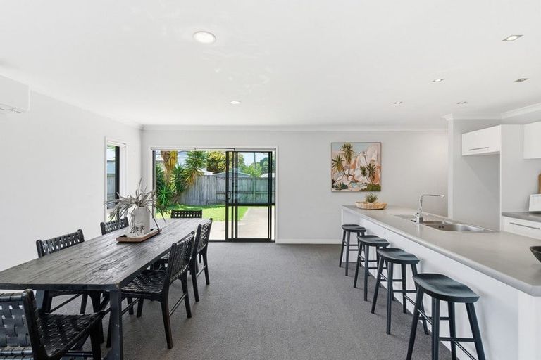 Photo of property in 5 Ella Place, Papamoa Beach, Papamoa, 3118