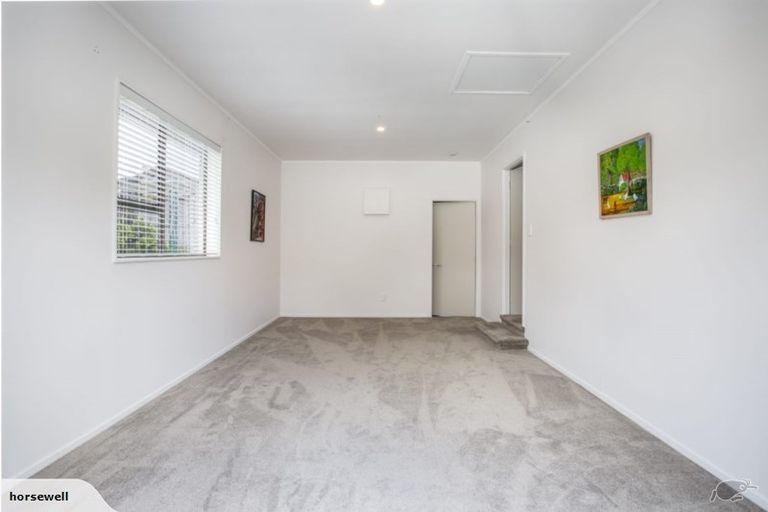 Photo of property in 1/489 Beach Road, Murrays Bay, Auckland, 0630