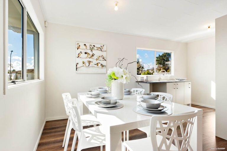 Photo of property in 3 Bundena Place, Clendon Park, Auckland, 2103