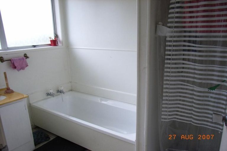 Photo of property in 18 Finn Place, Totara Vale, Auckland, 0629