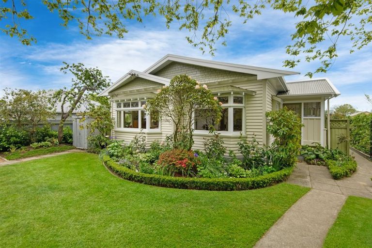 Photo of property in 173 Centaurus Road, Saint Martins, Christchurch, 8022