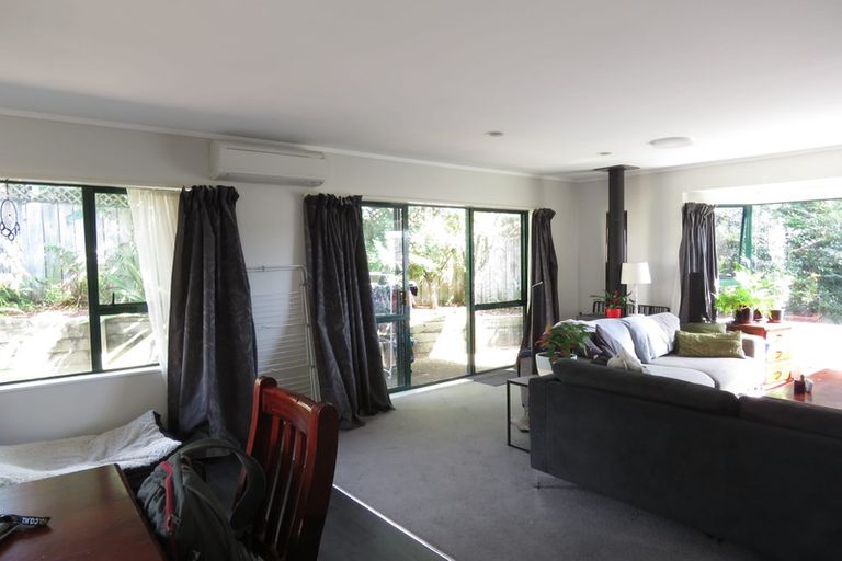 Photo of property in 6 Skybird Place, Glen Eden, Auckland, 0602