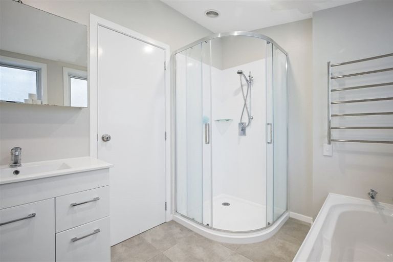 Photo of property in 75 Kitchener Road, Waiuku, 2123