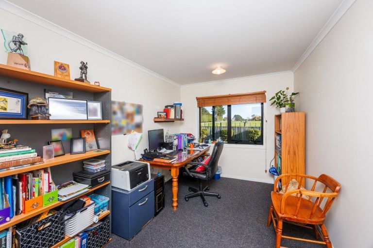 Photo of property in 34 Hazelhurst Line, Kelvin Grove, Palmerston North, 4470