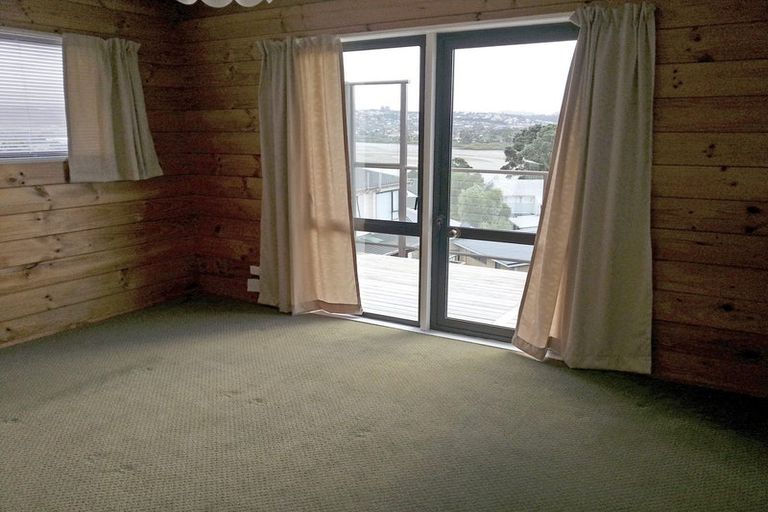 Photo of property in 35 Moffat Road, Red Beach, 0932