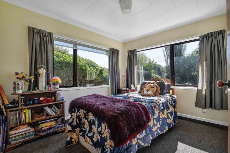 Photo of property in 44 Rawhitiroa Road, Eltham, 4322