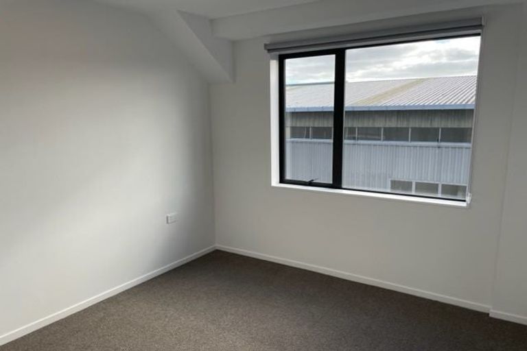 Photo of property in 108/28c Eileen Newey Place, Henderson, Auckland, 0612