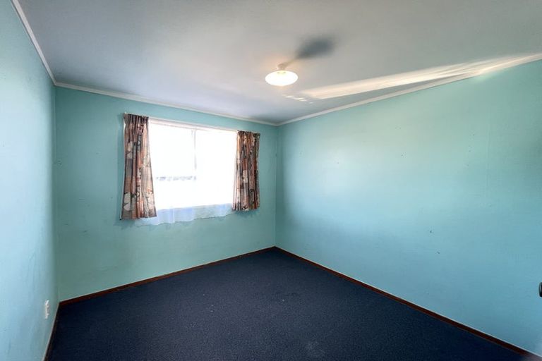 Photo of property in 34 Glenbervie Crescent, Massey, Auckland, 0614