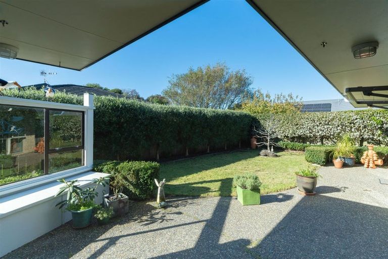 Photo of property in 98 Regent Drive, Paraparaumu Beach, Paraparaumu, 5032
