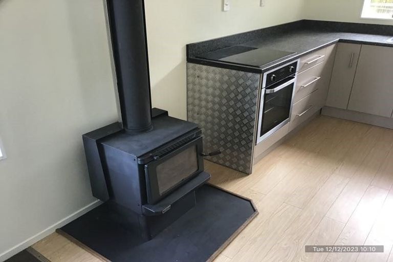 Photo of property in 3 Spruce Grove, Ranui, Porirua, 5024