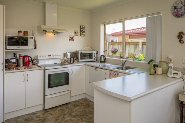 Photo of property in Rangeview Villas, 2/9 Fuller Close, Levin, 5510