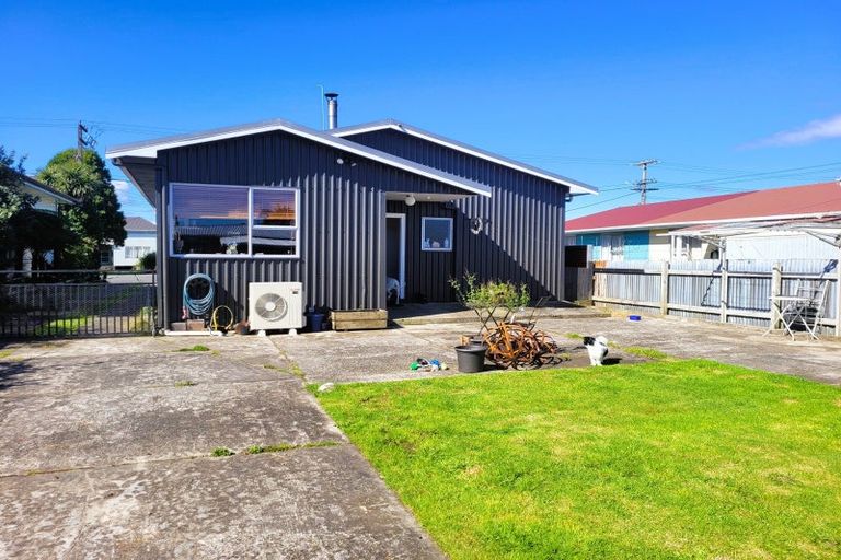 Photo of property in 80 Derby Street, Westport, 7825