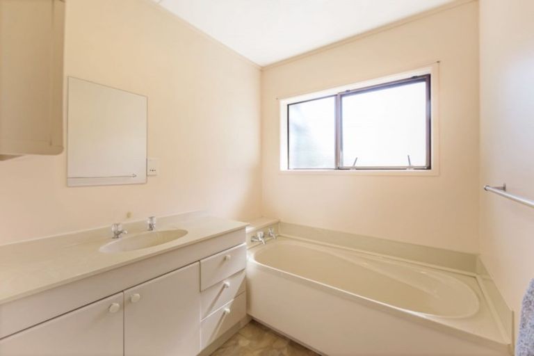 Photo of property in 1a Forest Glen, Orewa, 0931