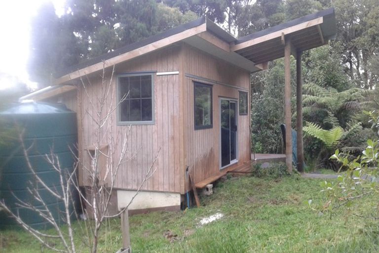 Photo of property in 82 Opanuku Road, Henderson Valley, Auckland, 0612
