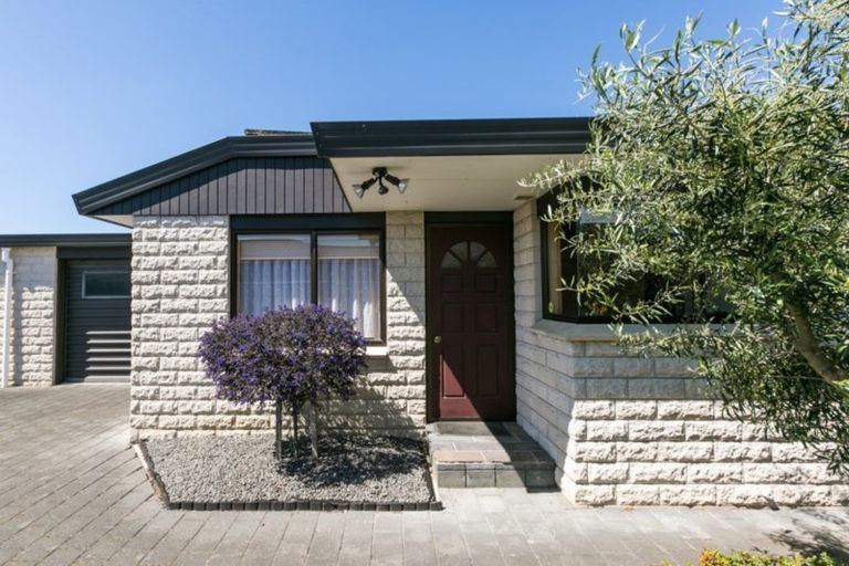 Photo of property in 53d Church Road, Taradale, Napier, 4112