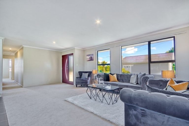 Photo of property in 185a/1 Royal Road, Massey, Auckland, 0614