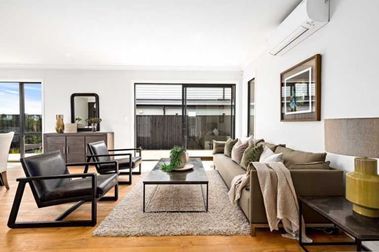 Photo of property in 4 Tai Crescent, Hobsonville, Auckland, 0616