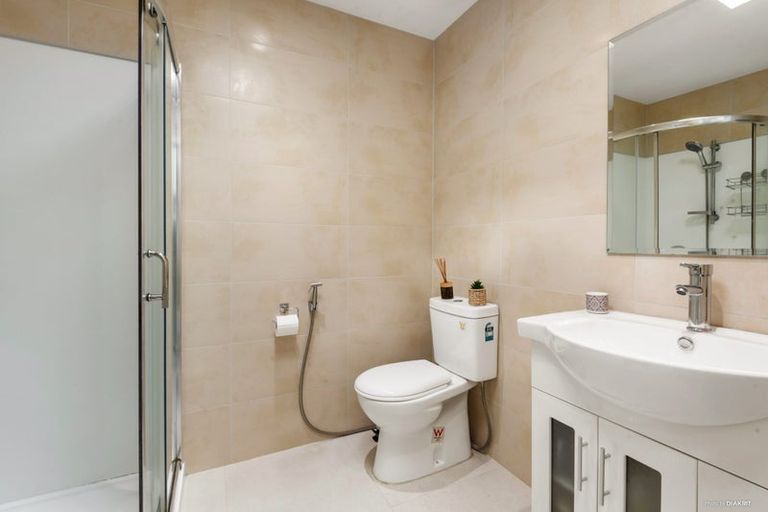 Photo of property in 4/94 Lynwood Road, New Lynn, Auckland, 0600