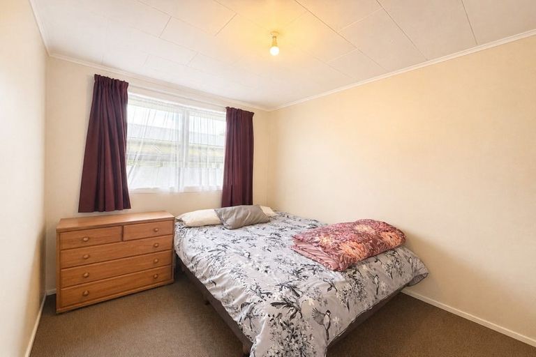 Photo of property in 1/18 Oregon Drive, Maoribank, Upper Hutt, 5018