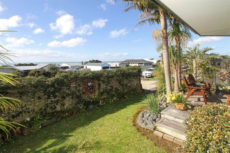 Photo of property in 46 Torkar Road, Clarks Beach, 2122